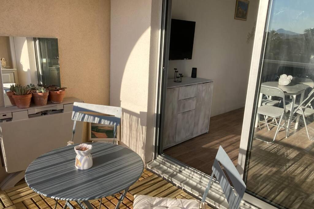 شقة Escapade Au Port Hyères المظهر الخارجي الصورة
